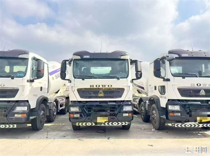 招聘搅拌车司机可以出门的，月入过万，联系电话15632817717