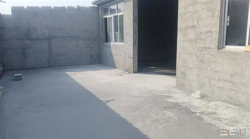 现有独立平房库房出租，采光通风良好，水电完备，交通便利，面积实用。