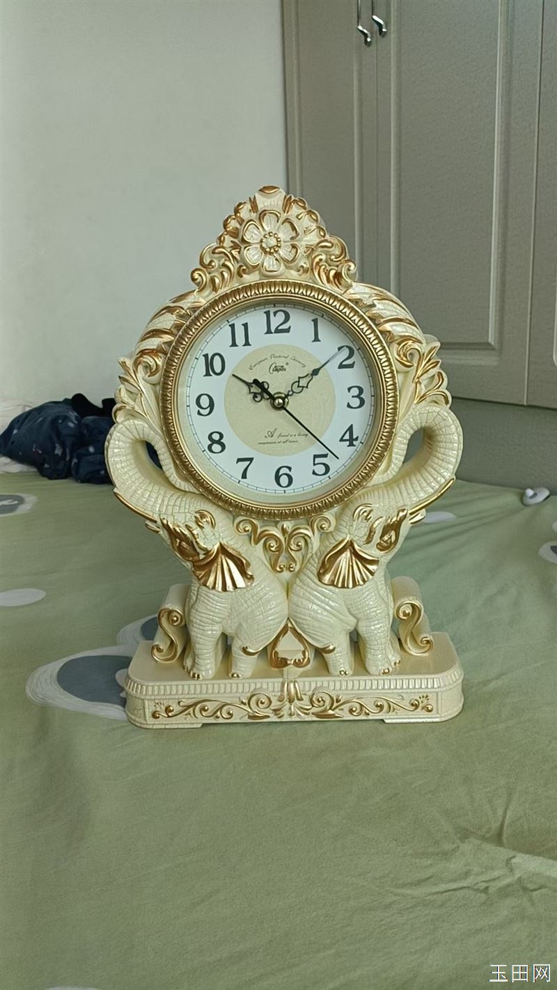 全新挂表，可挂，可摆，25元一个，需要的联系电话13463585118