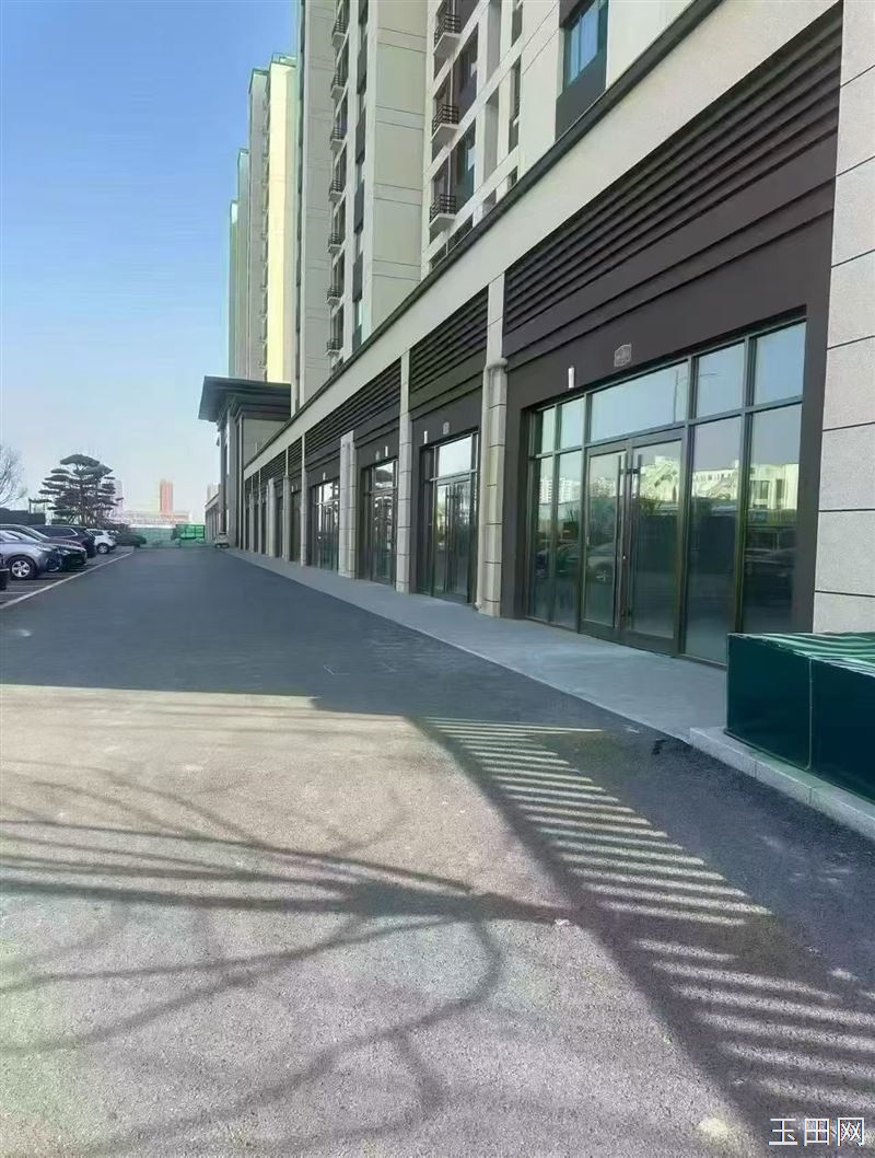 东城瑞璟沿主干道底商出售，纯一层，面积段55—115平米，首付最低可30%